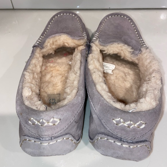 UGG Gray Ansley Slipper - Picture 3 of 11